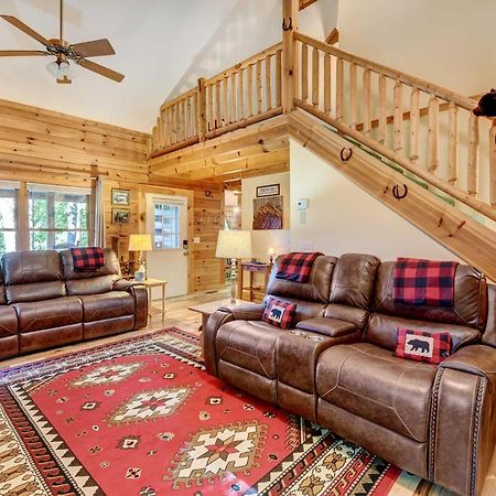 Waynesville Cabin With Covered Deck And Fire Pit! Lake Junaluska 外观 照片