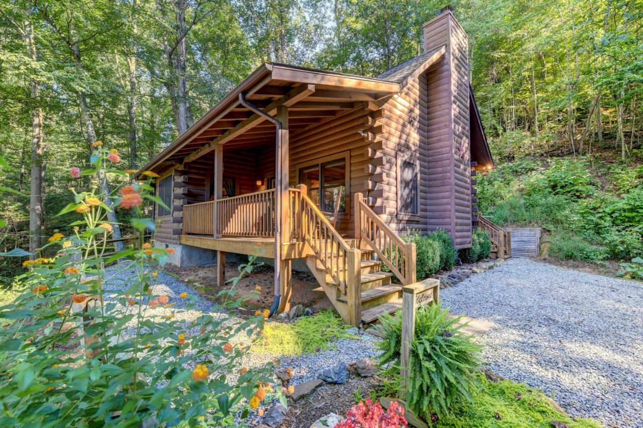 Waynesville Cabin With Covered Deck And Fire Pit! Lake Junaluska 外观 照片