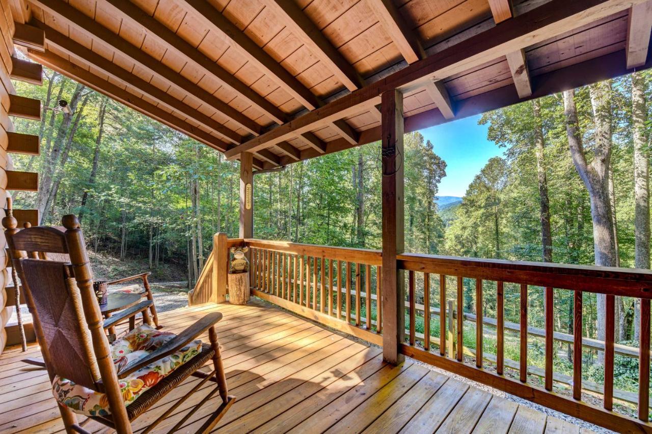 Waynesville Cabin With Covered Deck And Fire Pit! Lake Junaluska 外观 照片