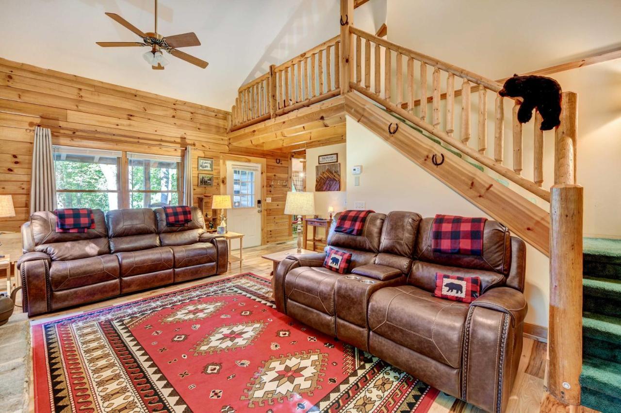 Waynesville Cabin With Covered Deck And Fire Pit! Lake Junaluska 外观 照片