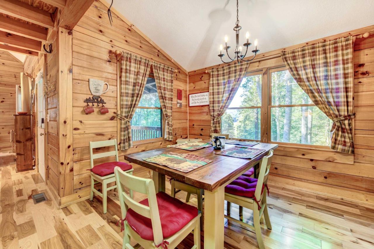 Waynesville Cabin With Covered Deck And Fire Pit! Lake Junaluska 外观 照片