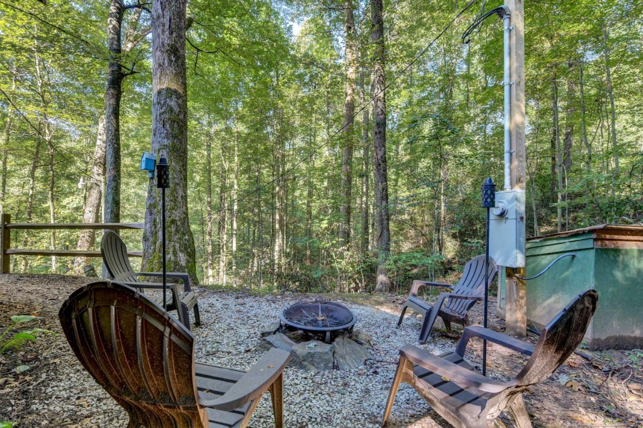 Waynesville Cabin With Covered Deck And Fire Pit! Lake Junaluska 外观 照片
