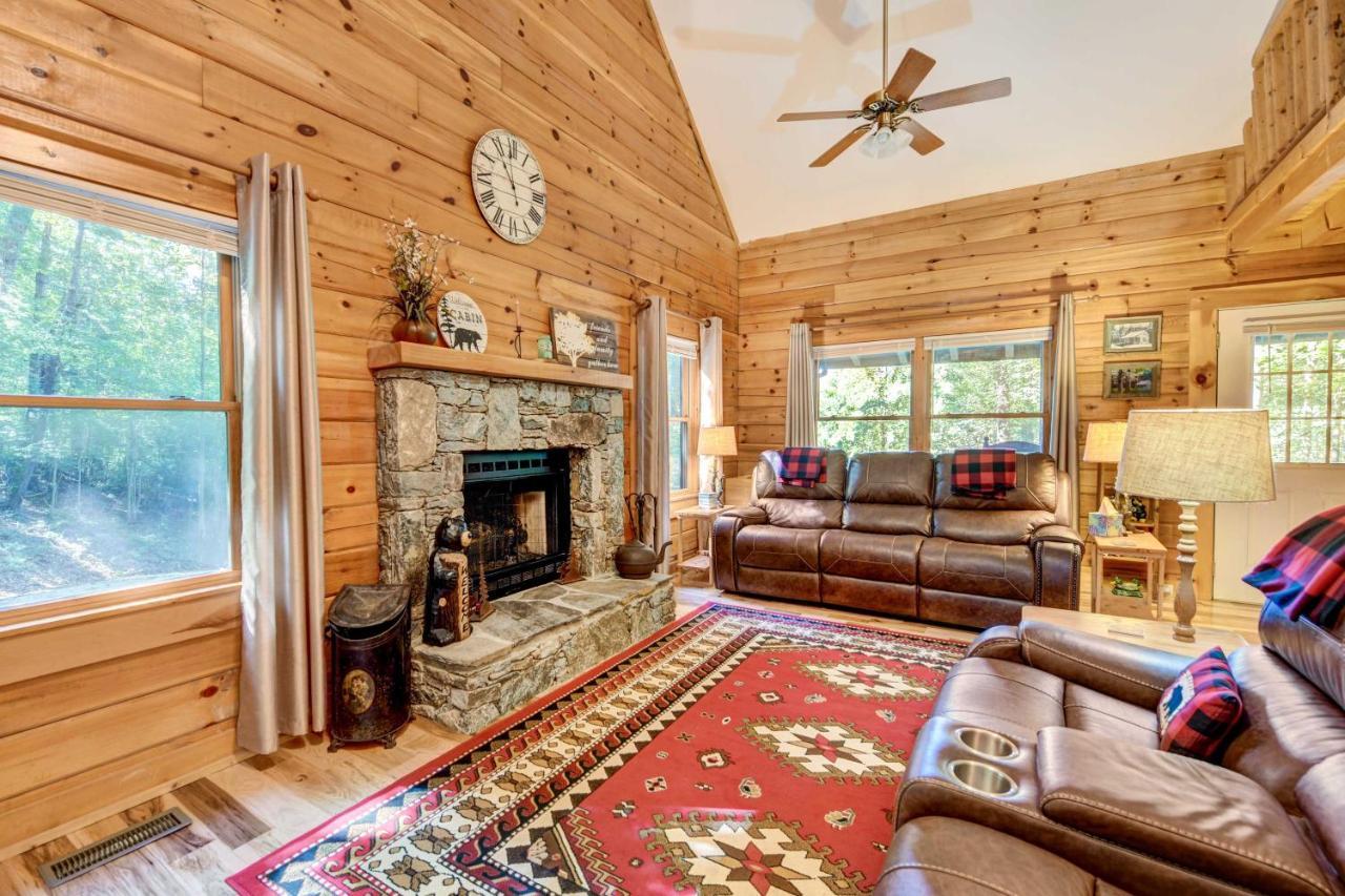 Waynesville Cabin With Covered Deck And Fire Pit! Lake Junaluska 外观 照片